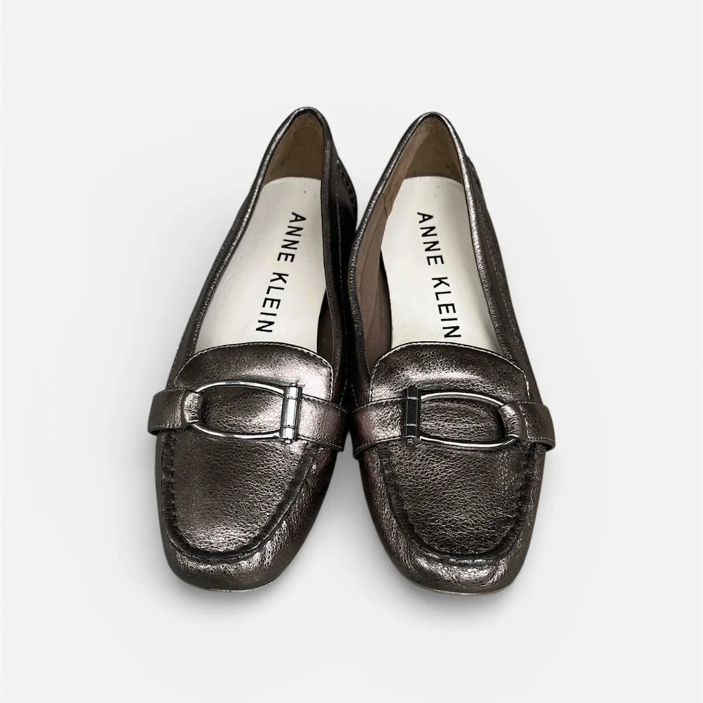 Anne Klein “Petra” Iflex Leather Mocc Toe Loafer in Pewter Size 7